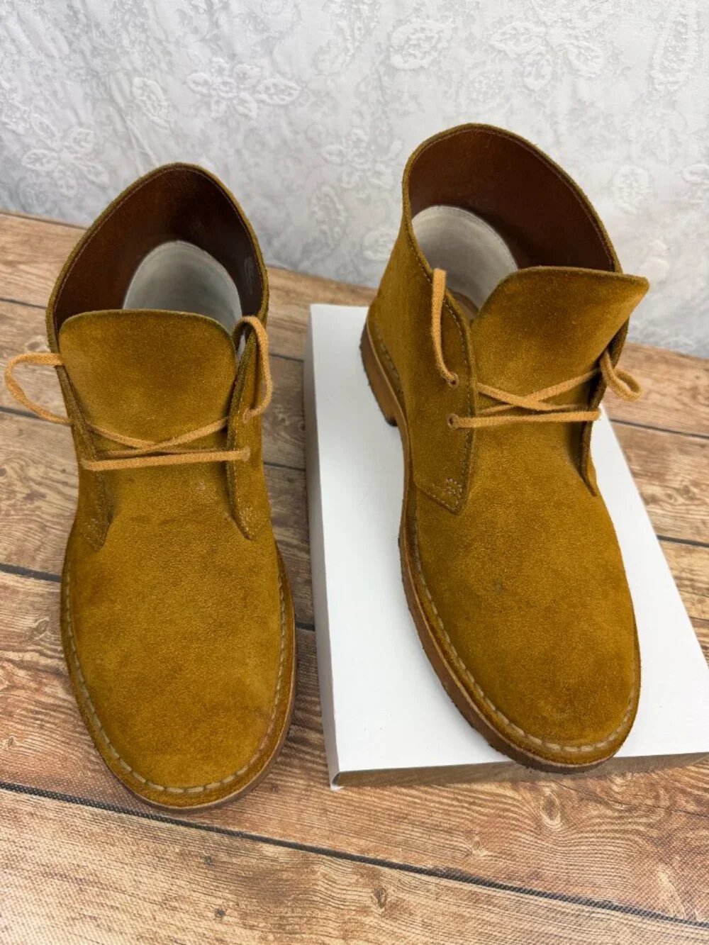 Clarks Men’s Brown Tan Suede Chukka Desert Boots Lace Up Ankle Size 10